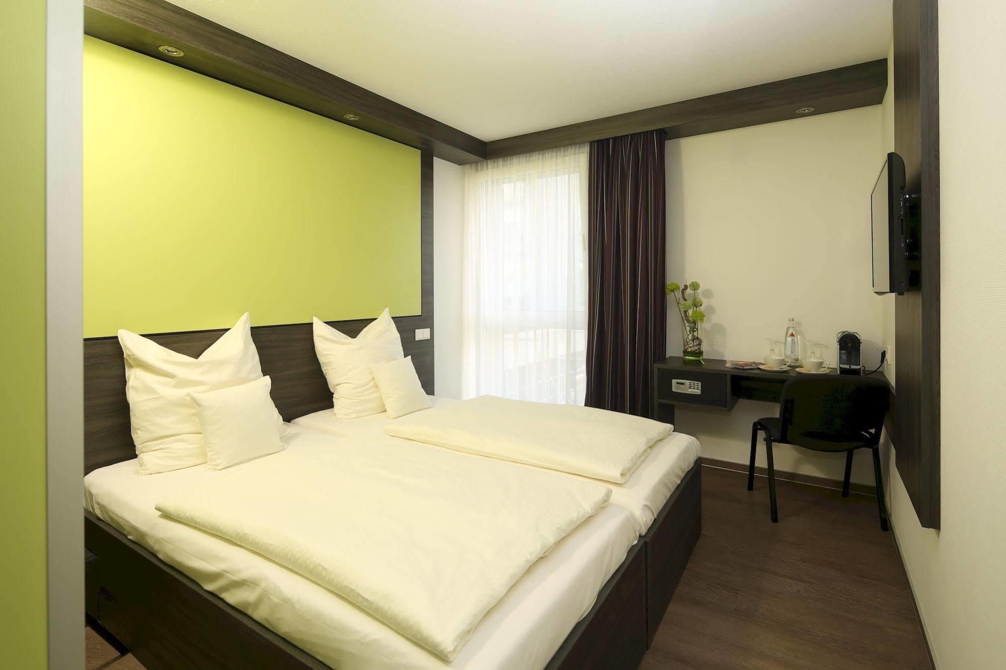 Economy-Hotel อูล์ม ภายนอก รูปภาพ