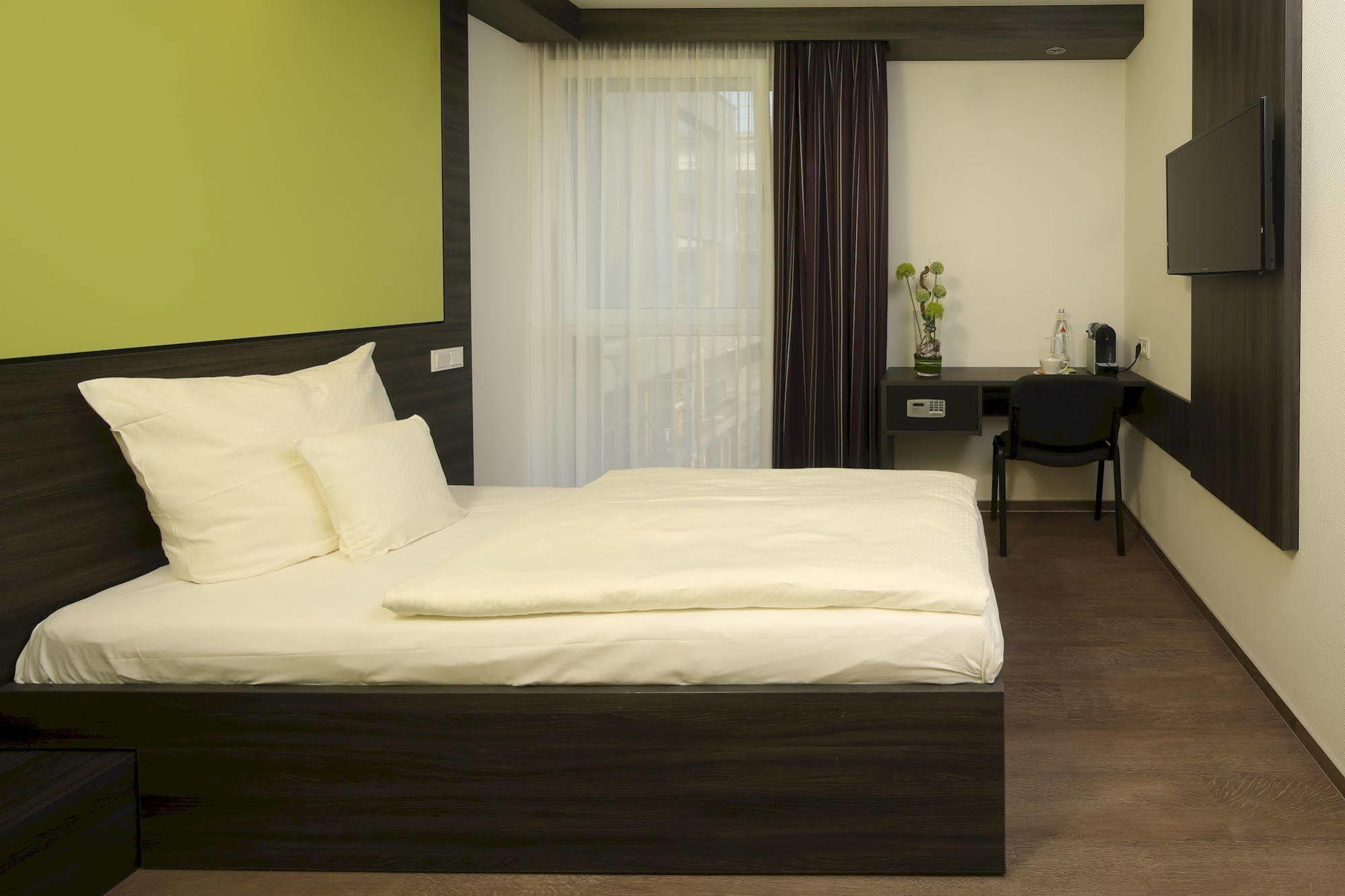 Economy-Hotel อูล์ม ภายนอก รูปภาพ